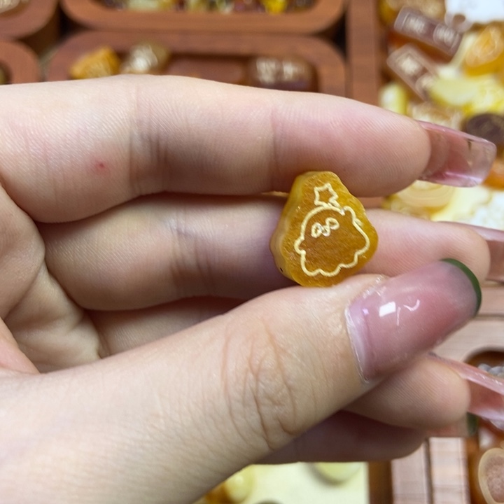 琥珀未镶嵌珠宝奇石原皮