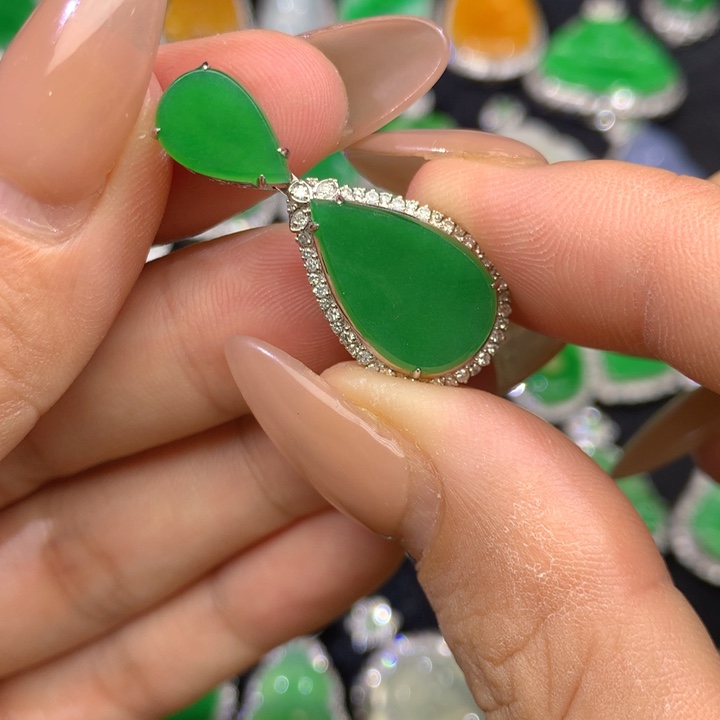 翡翠18K金镶嵌吊坠(不含链)