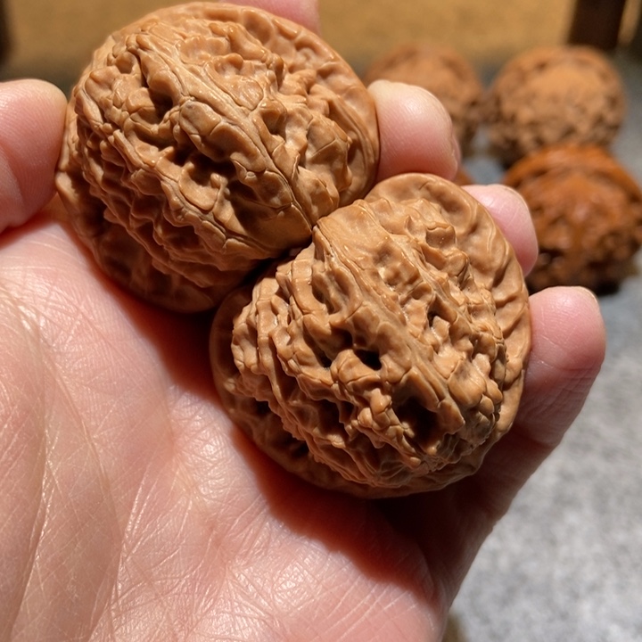 文玩核桃吊坠38三角白