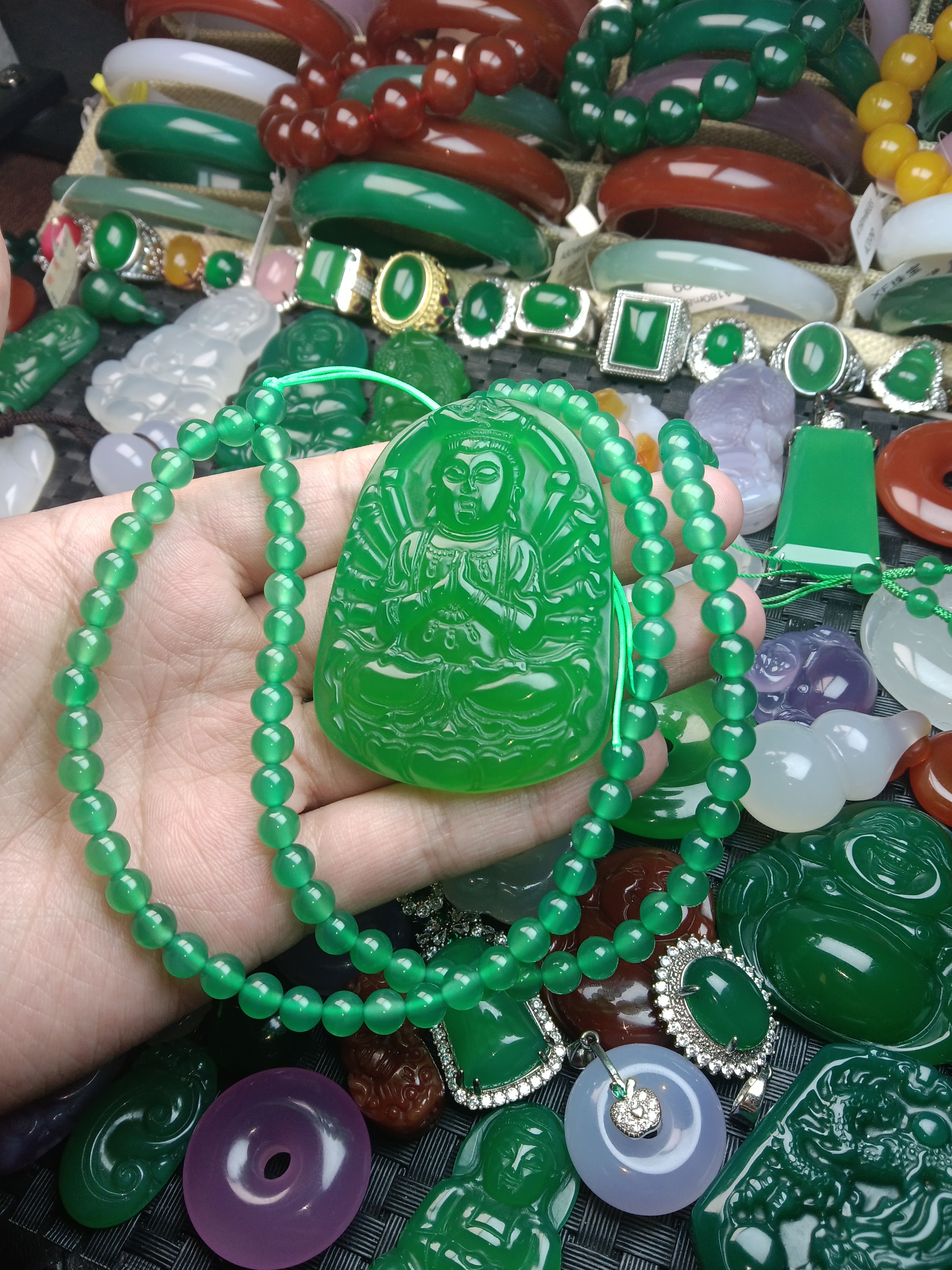 天然玛瑙玉髓观音