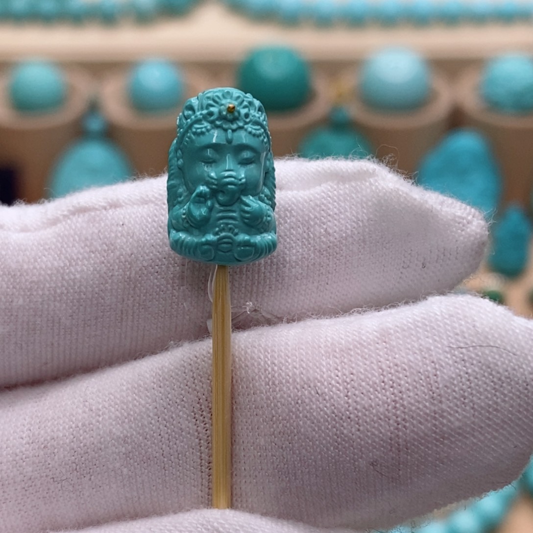 绿松石未镶嵌珠宝奇石