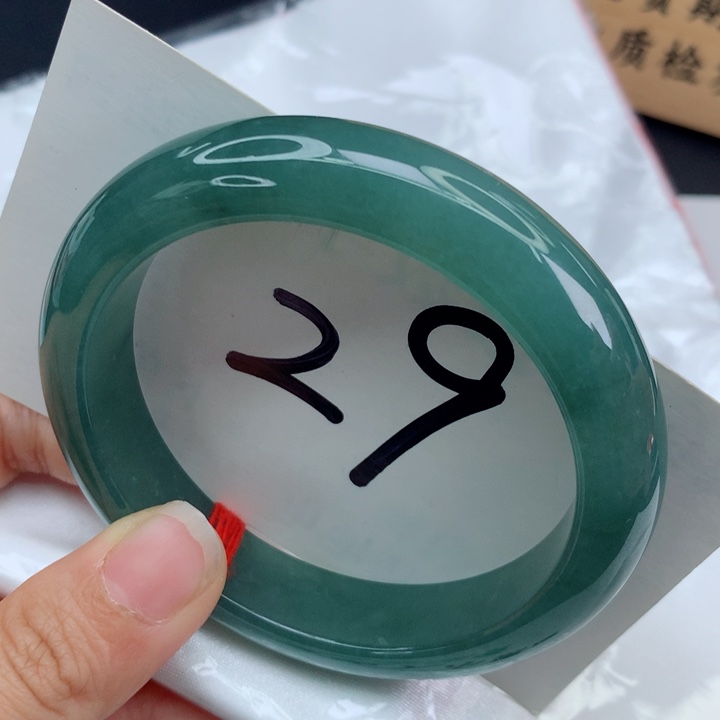 翡翠手镯未镶嵌油青