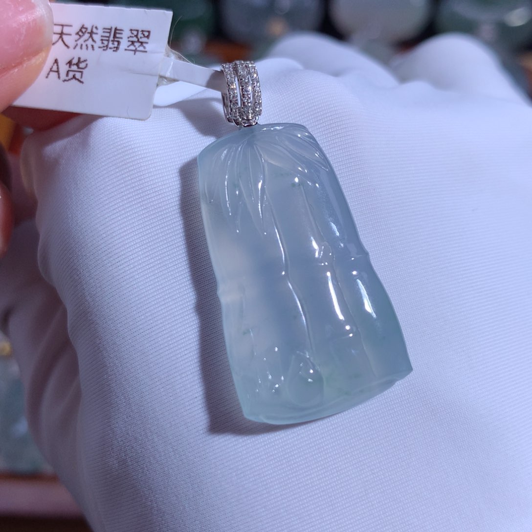 翡翠颈饰18K金镶嵌竹节