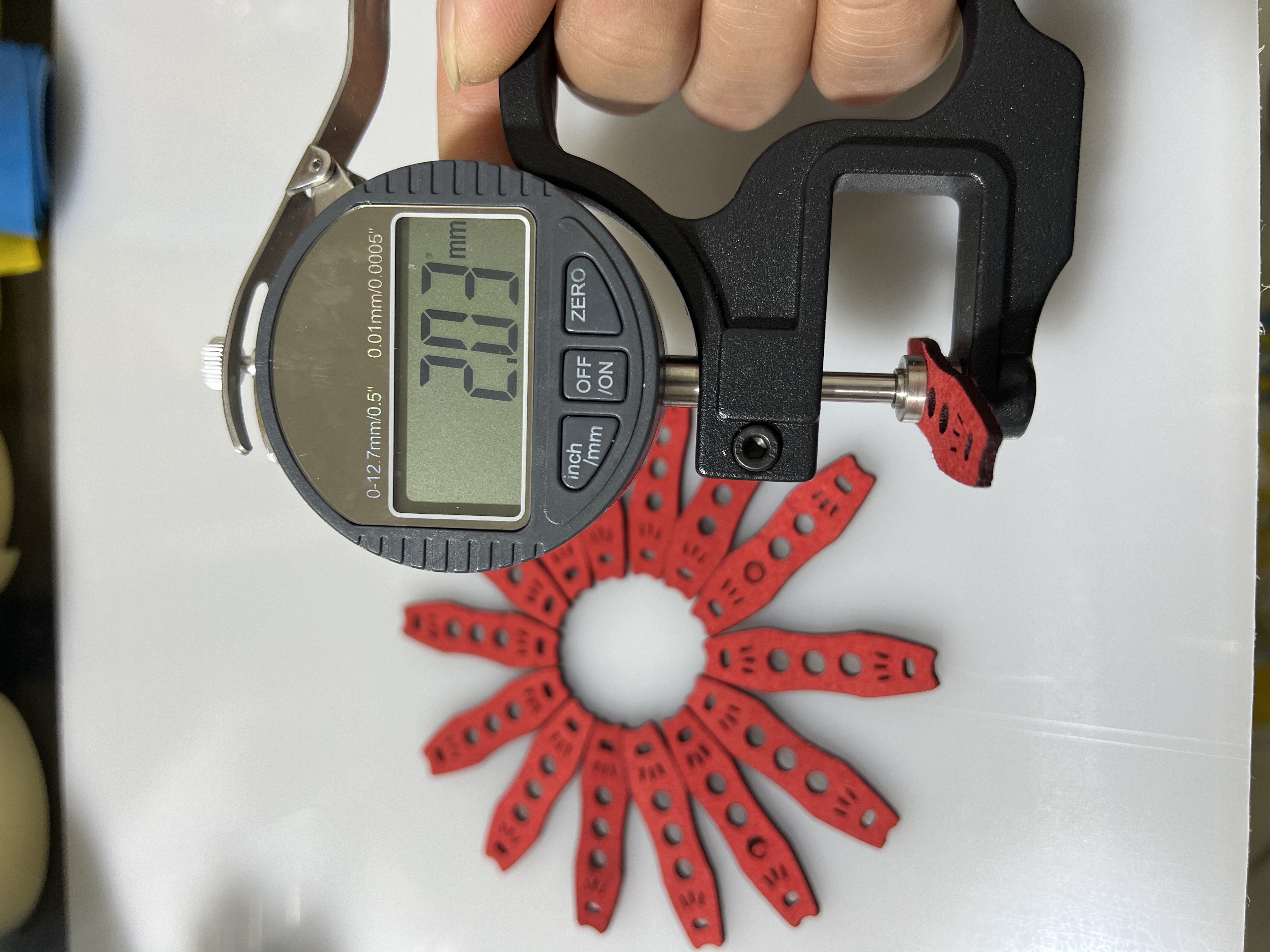 三孔定位消音皮兜进口超纤扁皮兜耐用型软硬适中不变形不磨手皮筋