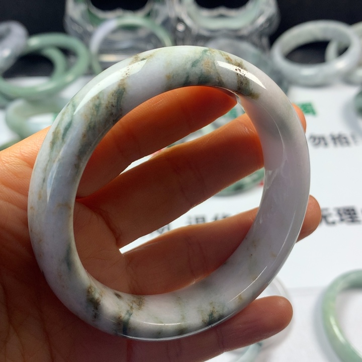 翡翠未镶嵌手镯22号。58.5圈