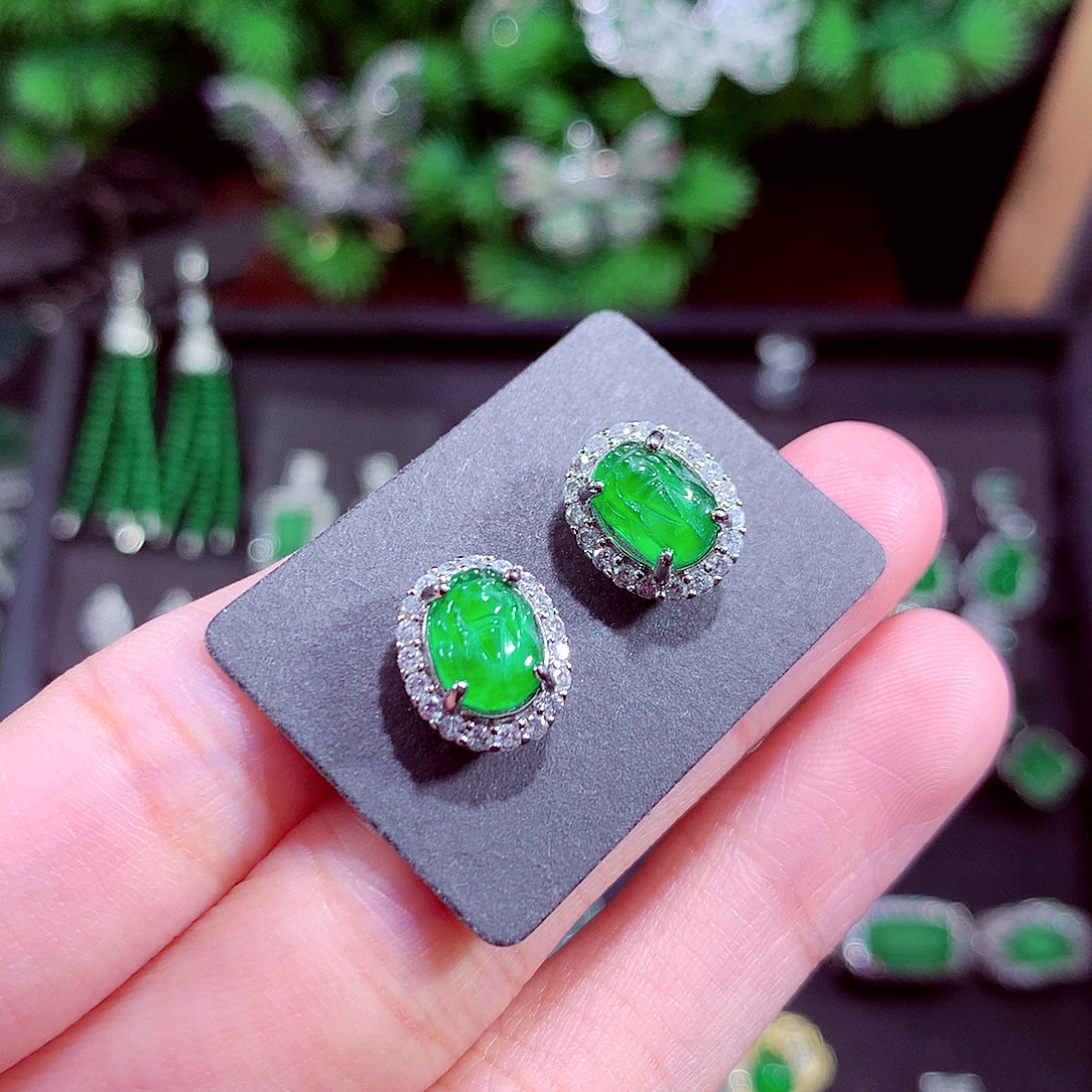 颈饰未镶嵌翡翠天然