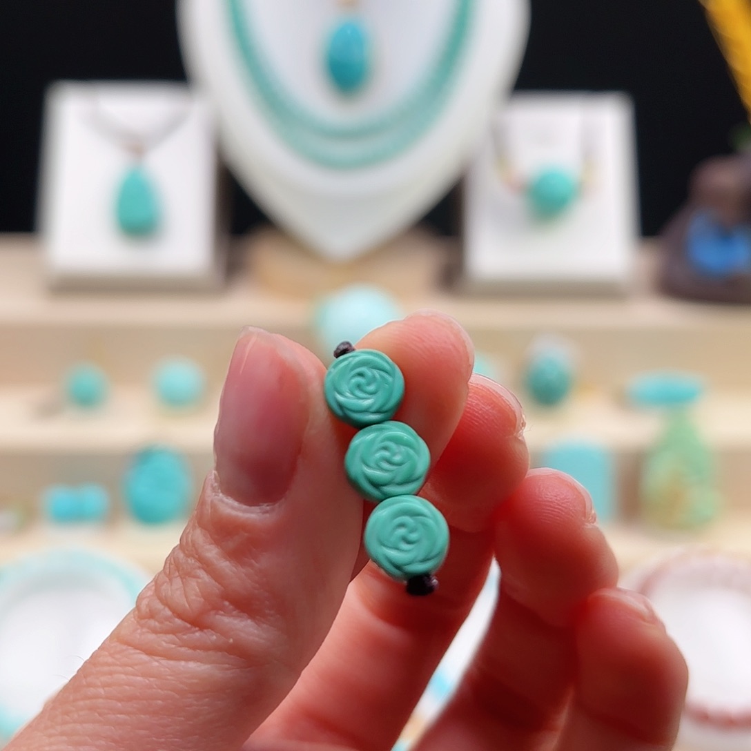 绿松石配饰未镶嵌