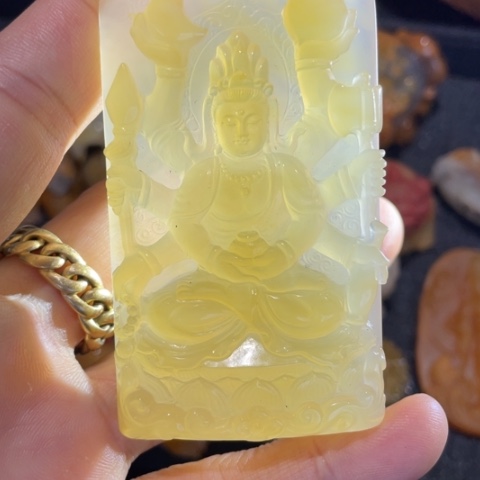 【闪购商品】未镶嵌石英质玉（黄龙玉）颈饰