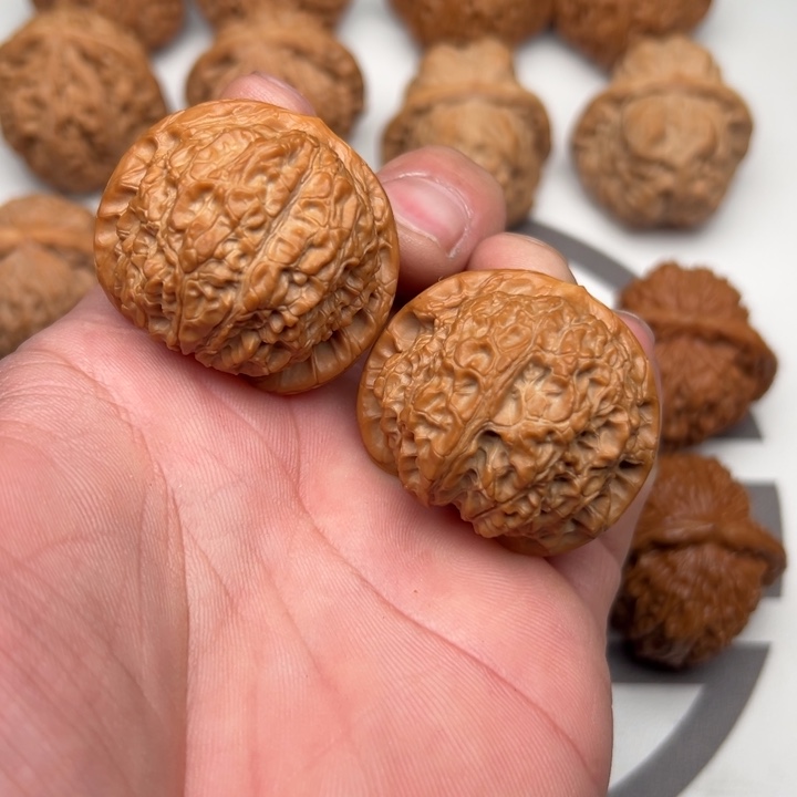 文玩核桃把件39血麒麟