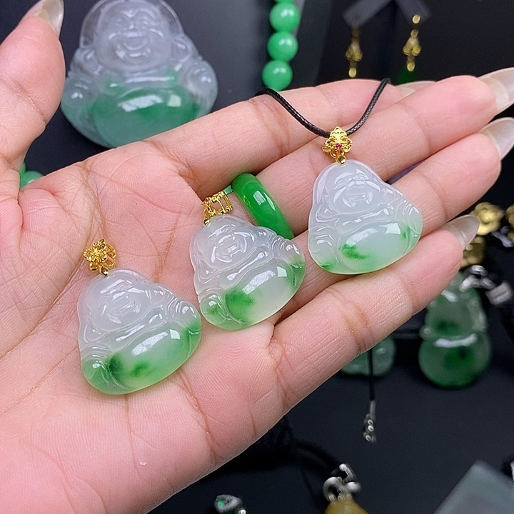 翡翠未镶嵌吊坠(赠链)