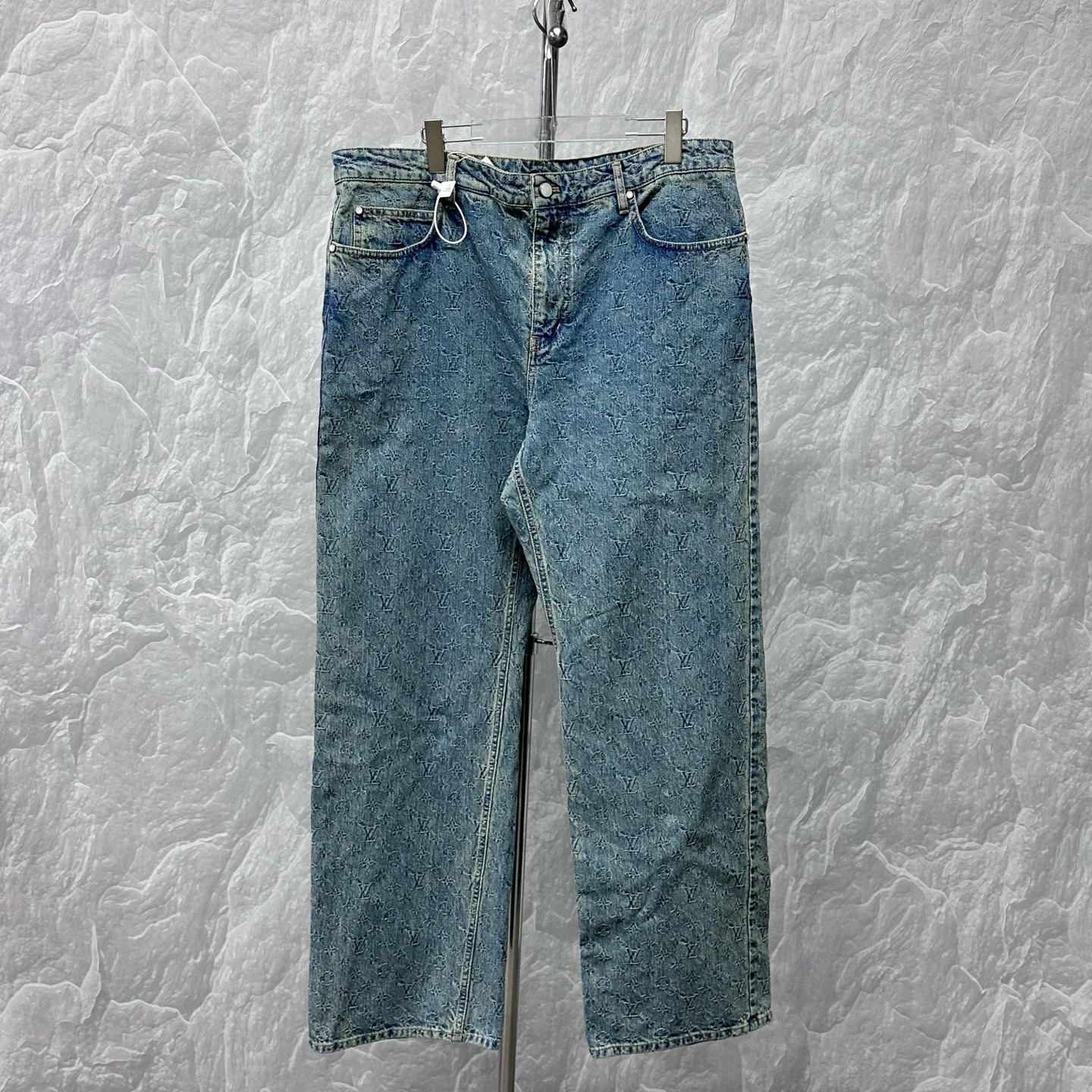 未使用 LouisVuitton/路易威登 SS25满印皮牌牛仔长裤38码P01007