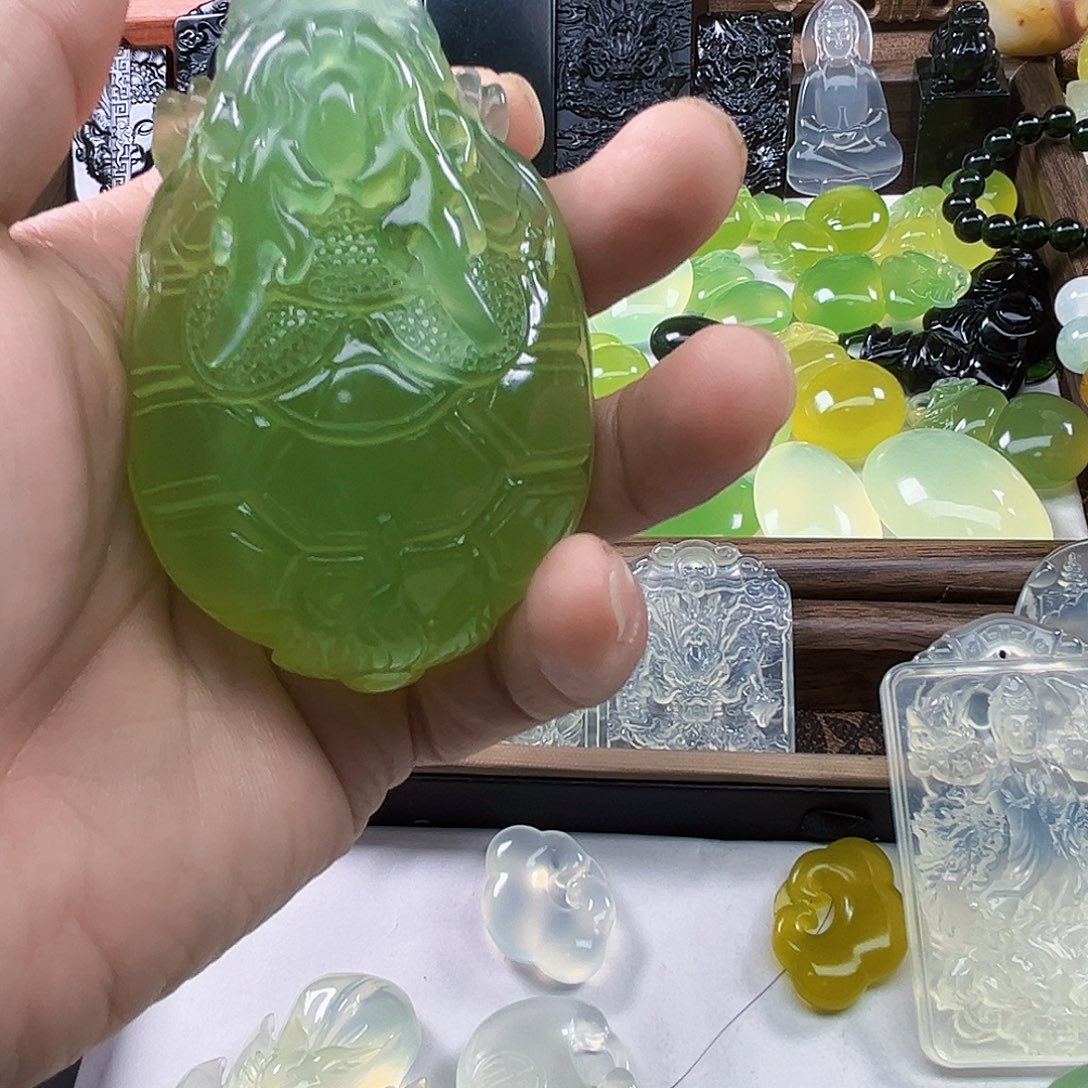 迪***曼岫玉未镶嵌吊坠(不含链)