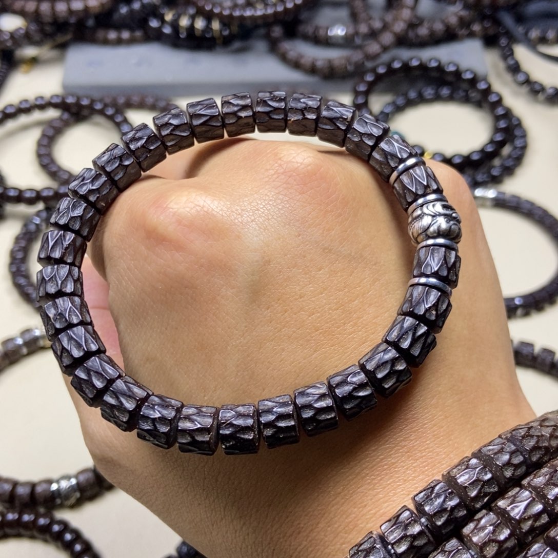 椰蒂手串耶蒂吞噬8.7 6.7