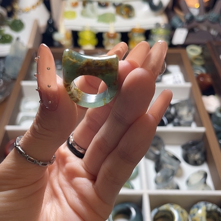 *****蛇纹石玉未镶嵌戒指