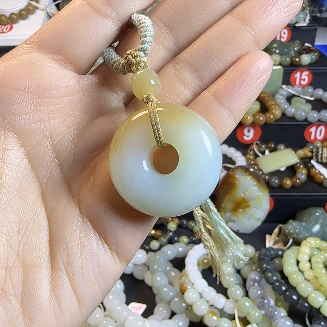 和田玉未镶嵌手链有包容