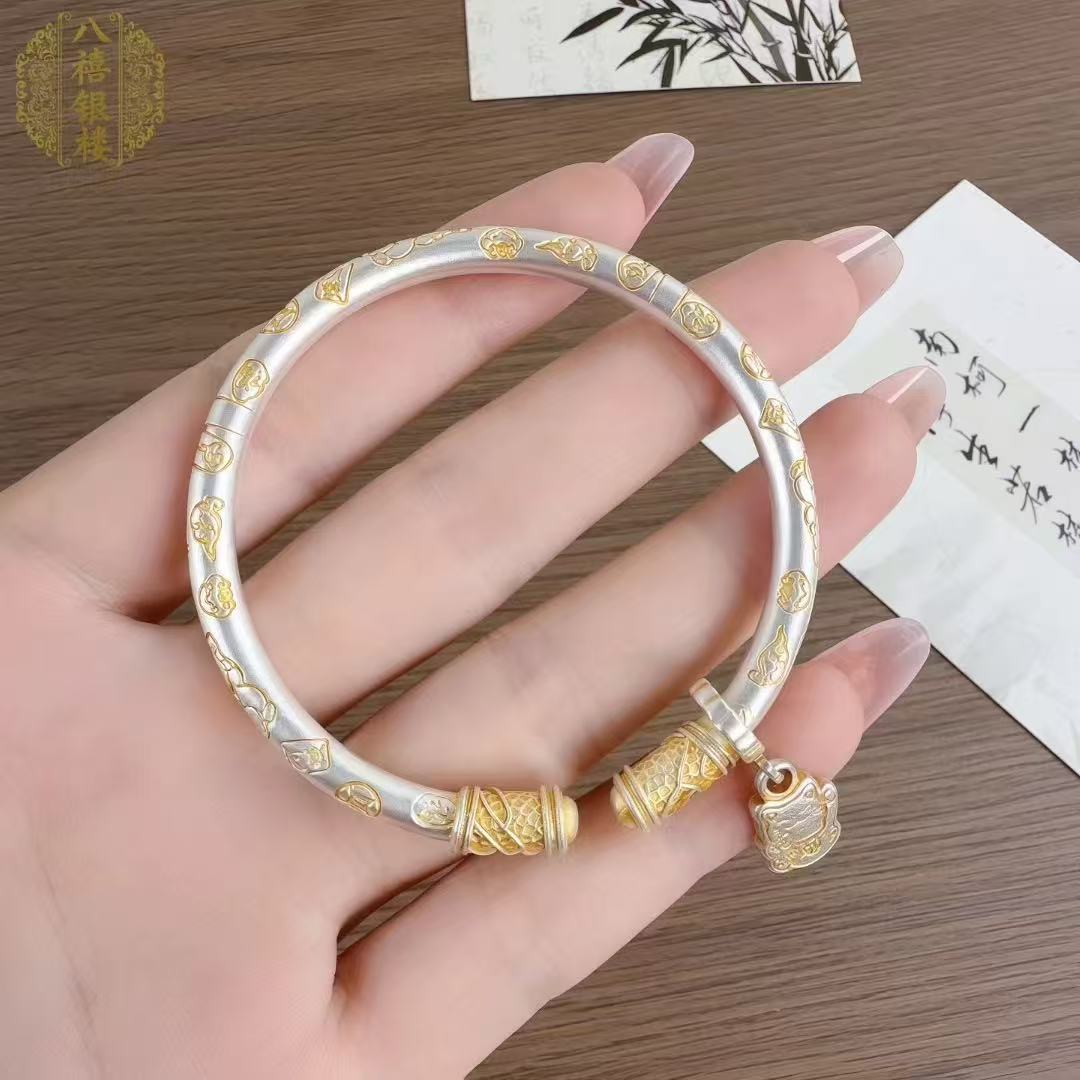 足银手镯 描金吉言招财猫吊坠足银999开口镯新中式时尚百搭轻奢