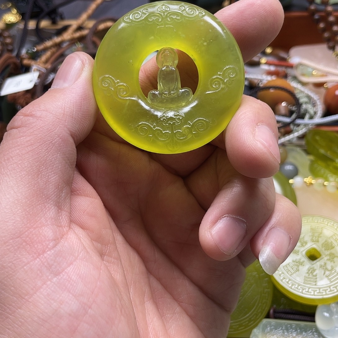 半***纱蛇纹石玉未镶嵌颈饰