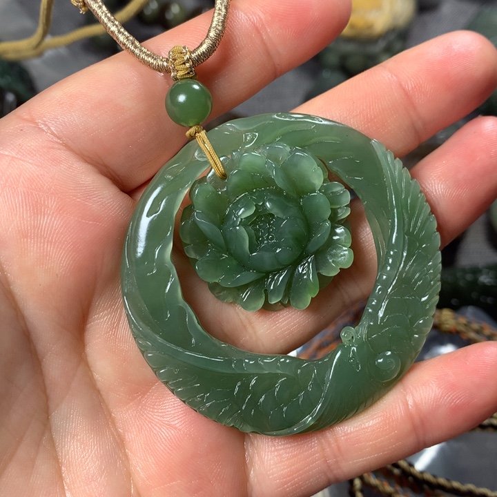 和田玉挂件未镶嵌红**缘