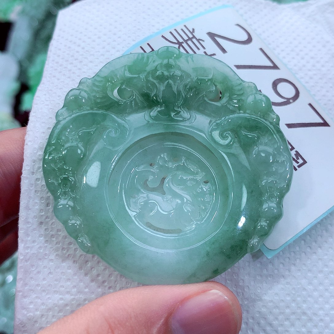 吊坠(不含链)未镶嵌翡翠