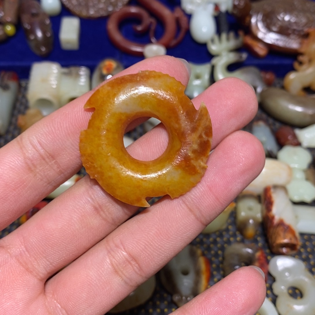 和田玉（糖玉）颈饰未镶嵌