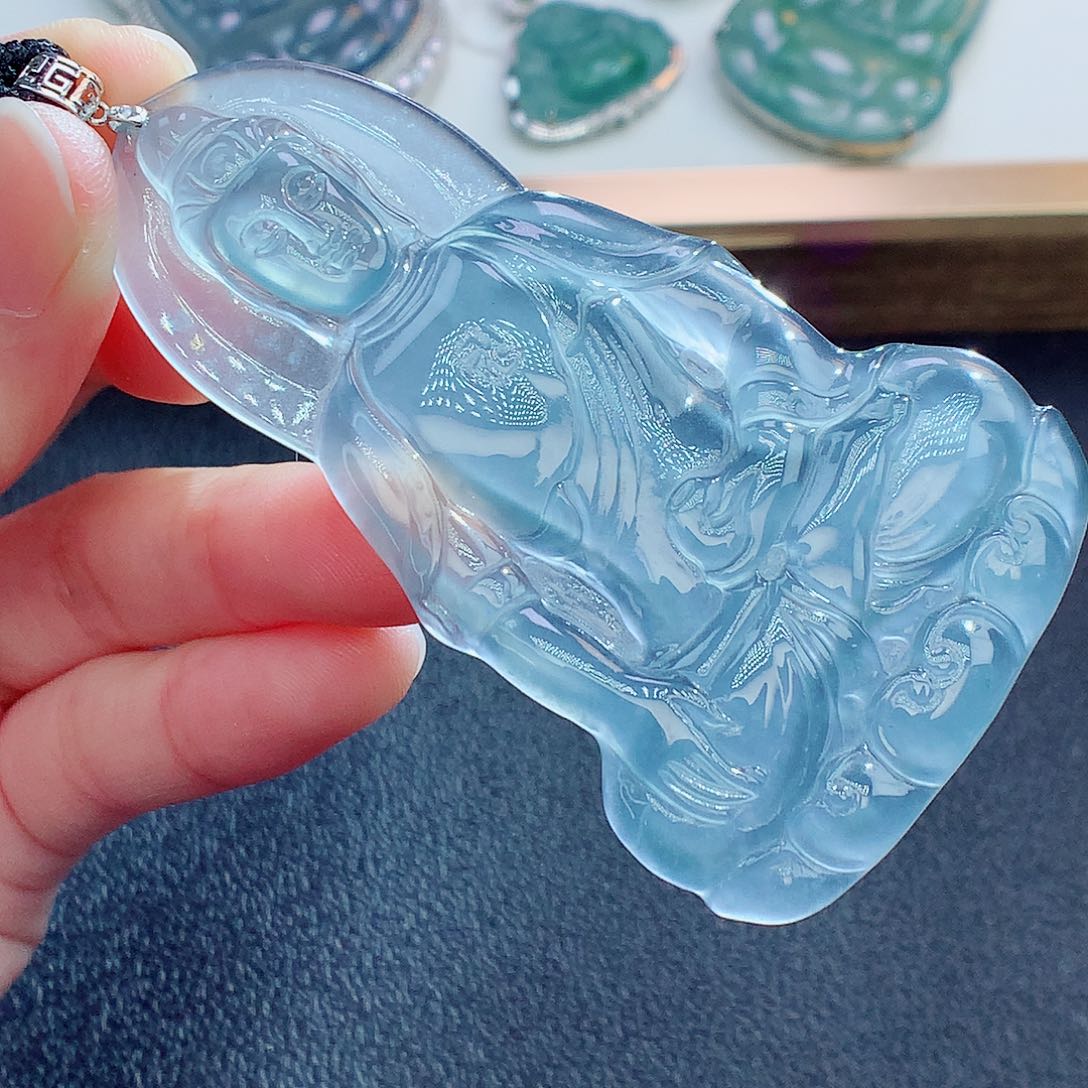 翡翠颈饰18K金镶嵌翡翠