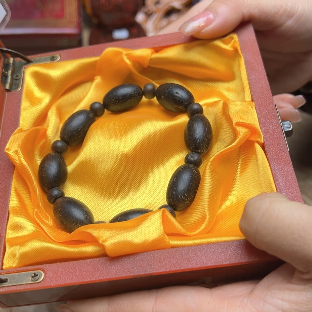 大叶紫檀（黑酸枝木类）