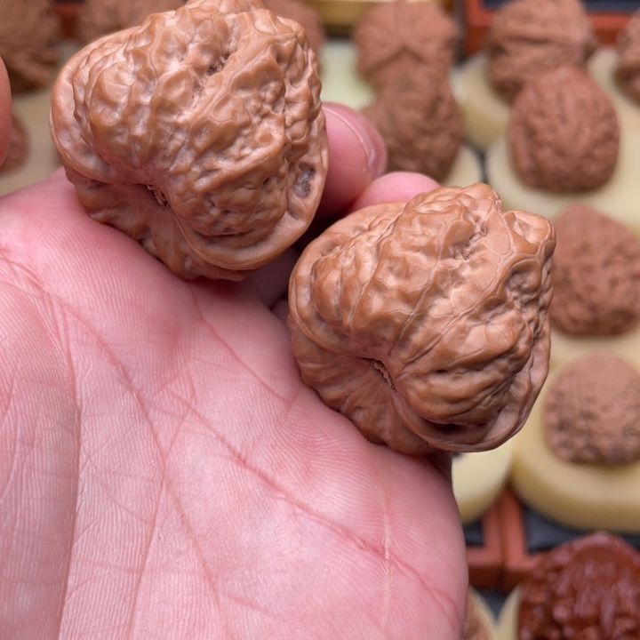 王****文玩核桃把件39左右延庆蛤蟆头