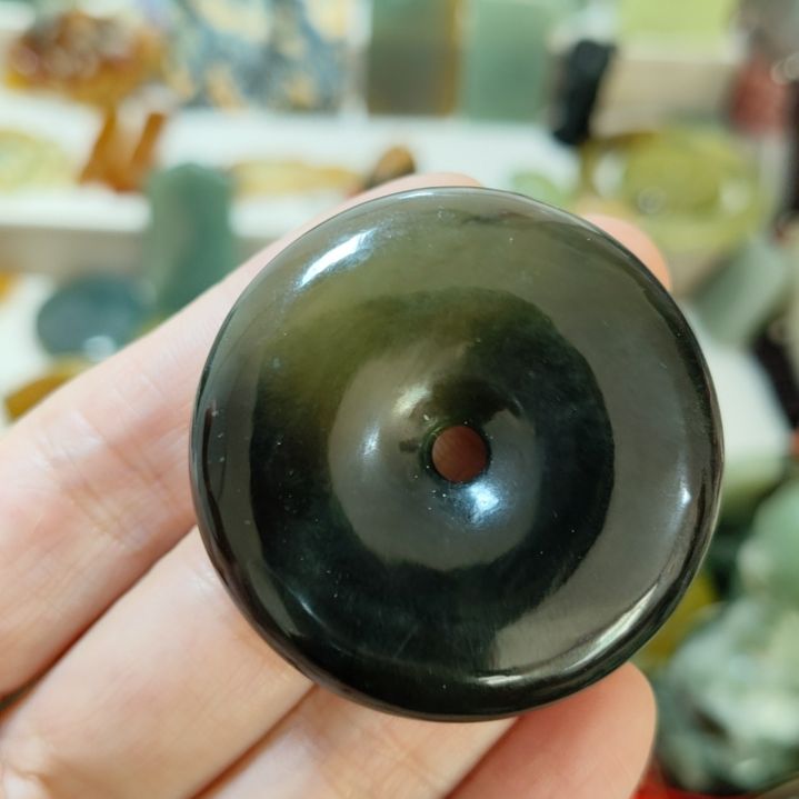 岫玉未镶嵌平安扣