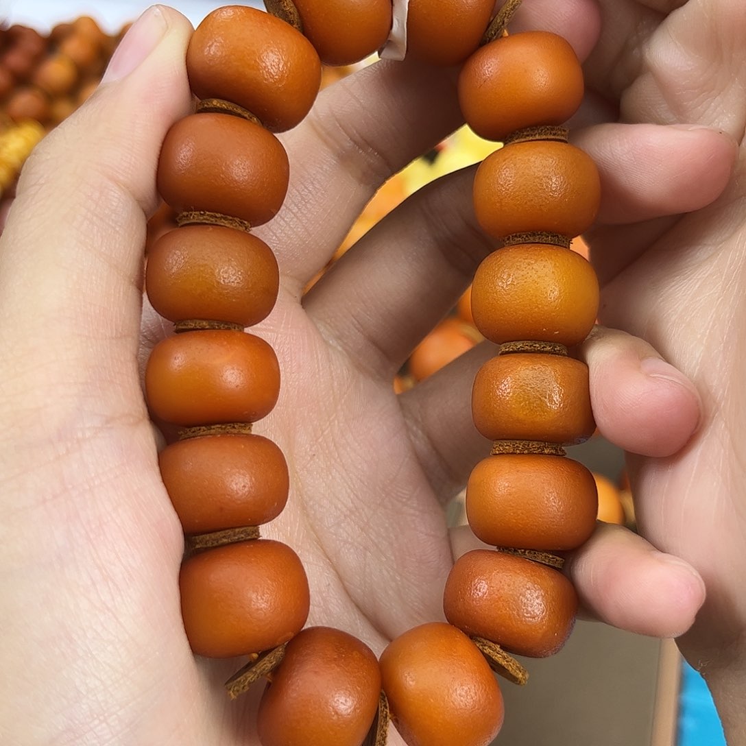 琥珀颈饰未镶嵌蜜蜡