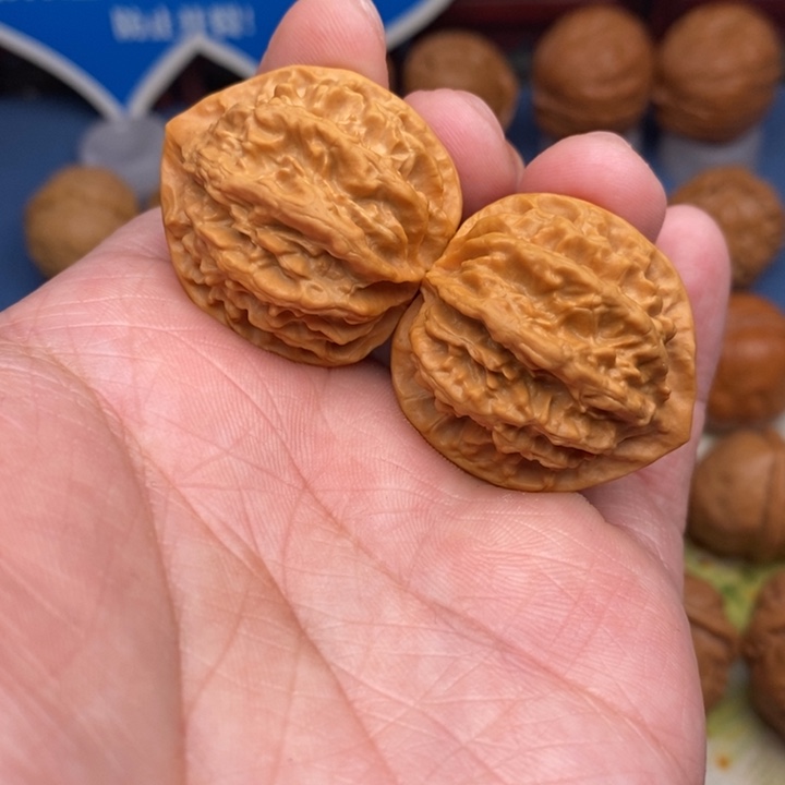 文玩核桃把件九龙筋