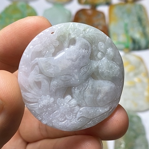 翡翠颈饰未镶嵌翡翠