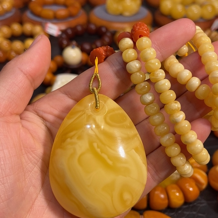 琥珀颈饰未镶嵌蜜蜡