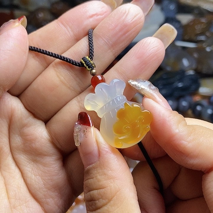 玛瑙/玉髓颈饰未镶嵌