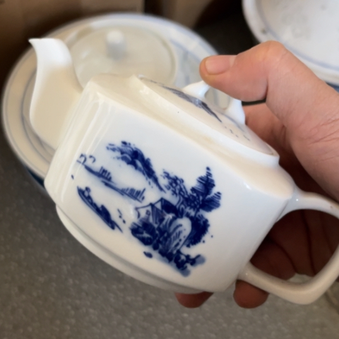 其他瓷壶一个陶瓷