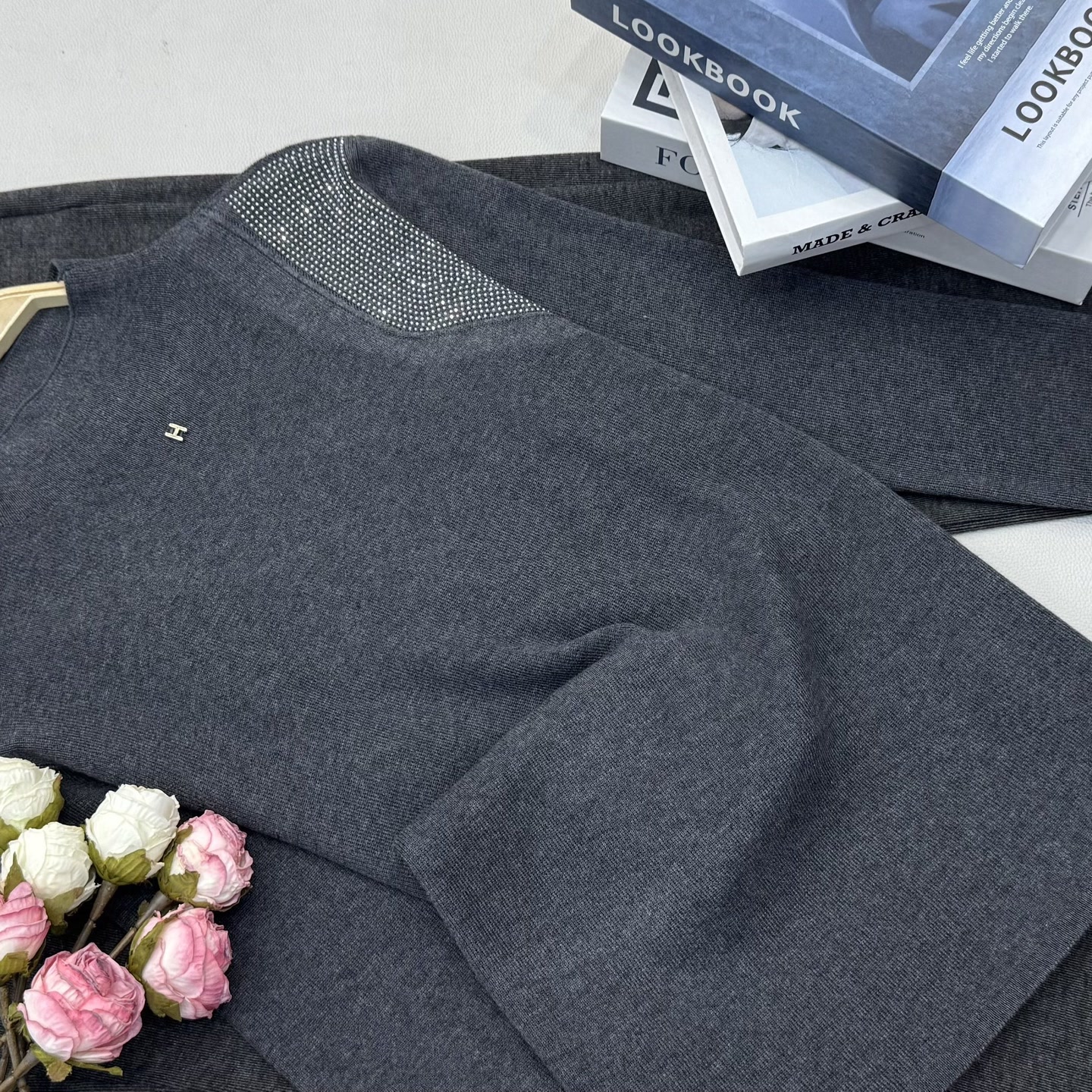 【小H烫钻套头浅灰】早秋新款时尚长袖针织上衣QC5579