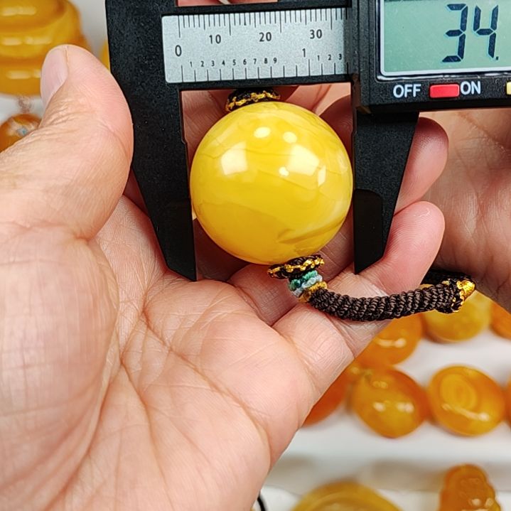 蜜蜡吊坠(赠链)未镶嵌圆珠34