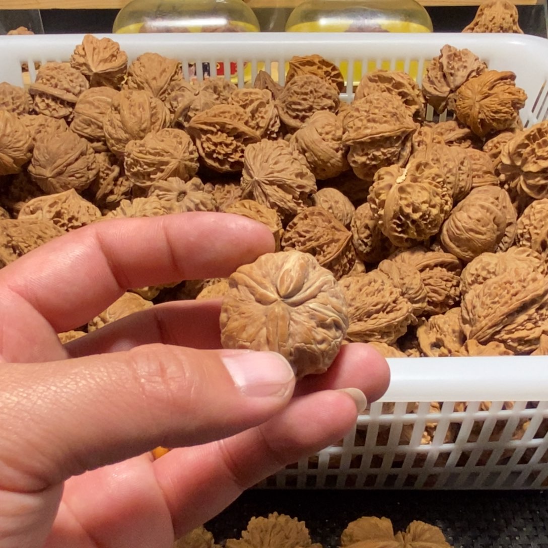 熬***狗吊坠文玩核桃核桃异形