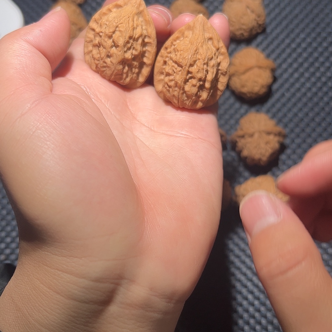 吊坠文玩核桃野生鸡心 文玩核桃