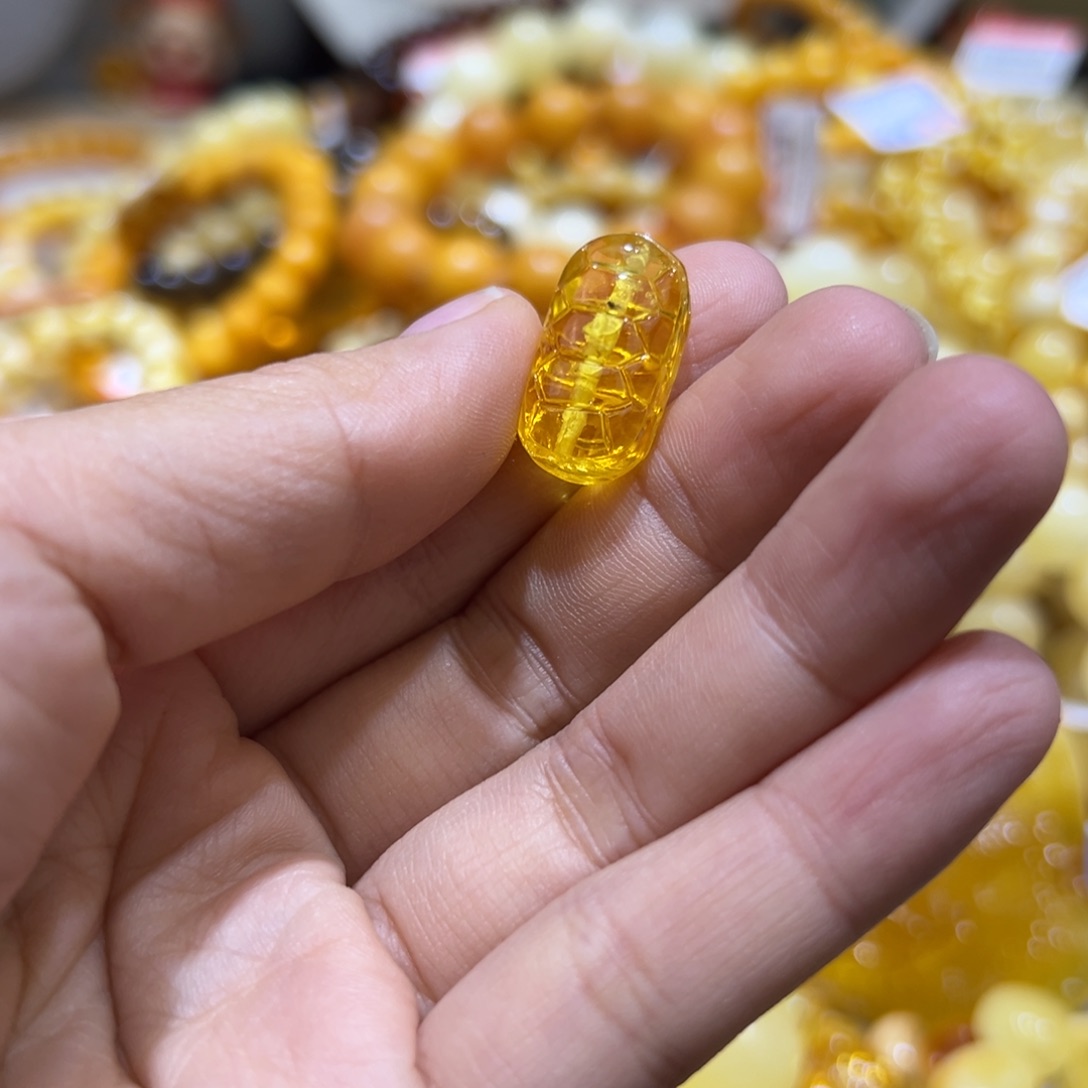 琥珀珠宝奇石未镶嵌