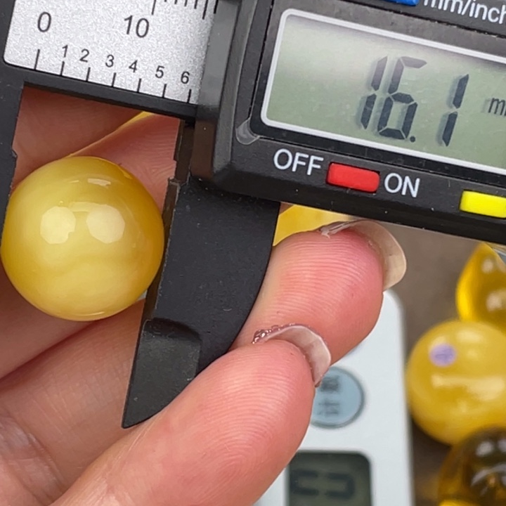 蜜蜡未镶嵌裸石149