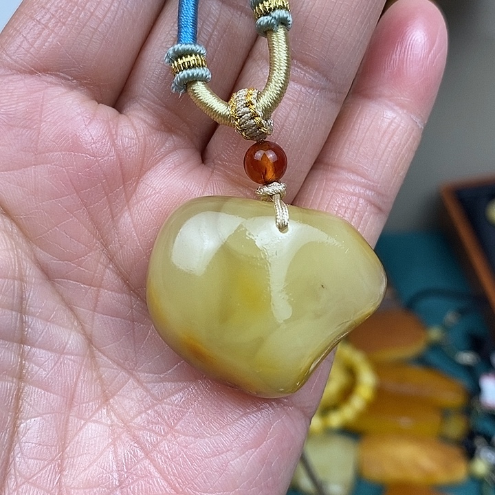 蜜蜡未镶嵌裸石吊坠