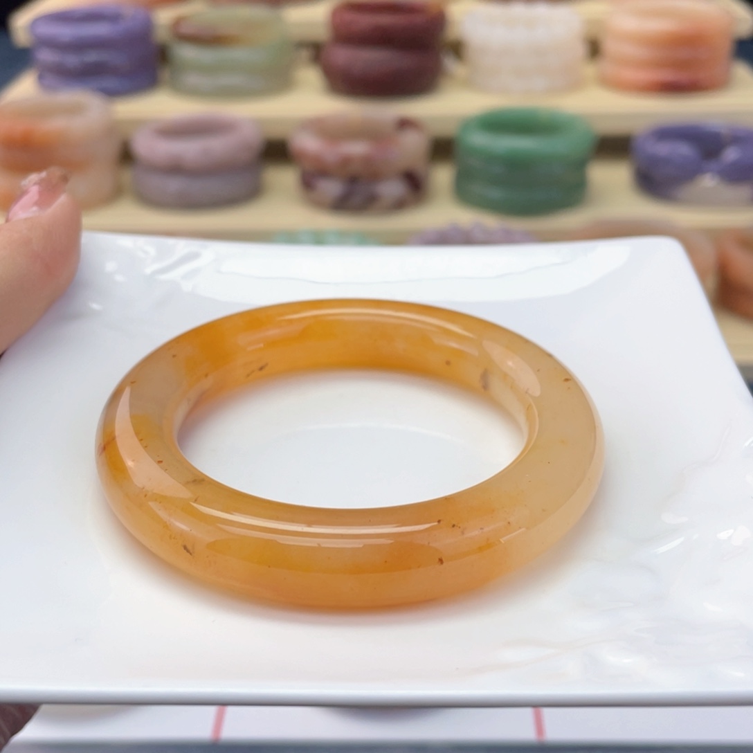 石英质玉未镶嵌手镯