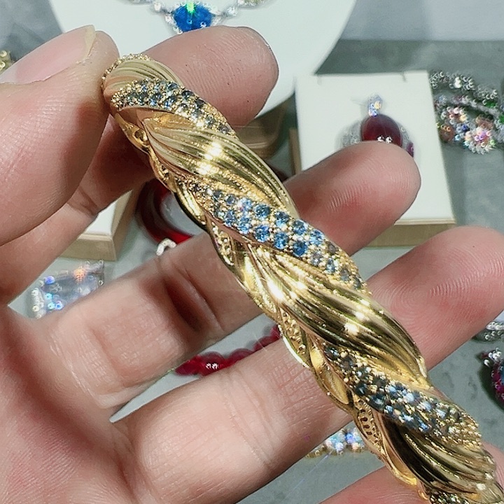 红宝石颈饰未镶嵌