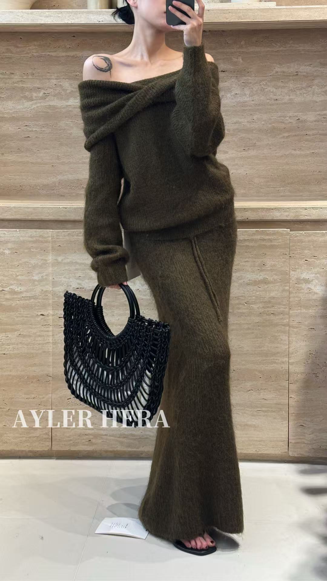 米古古 HERA# 68109#福 不规则气质扭结一字肩上衣