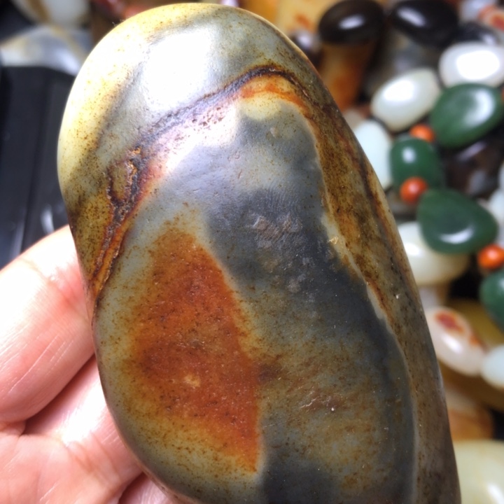 和田玉（翠青玉）未镶嵌珠宝奇石