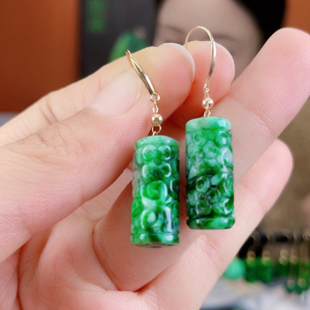 翡翠18K金镶嵌耳饰