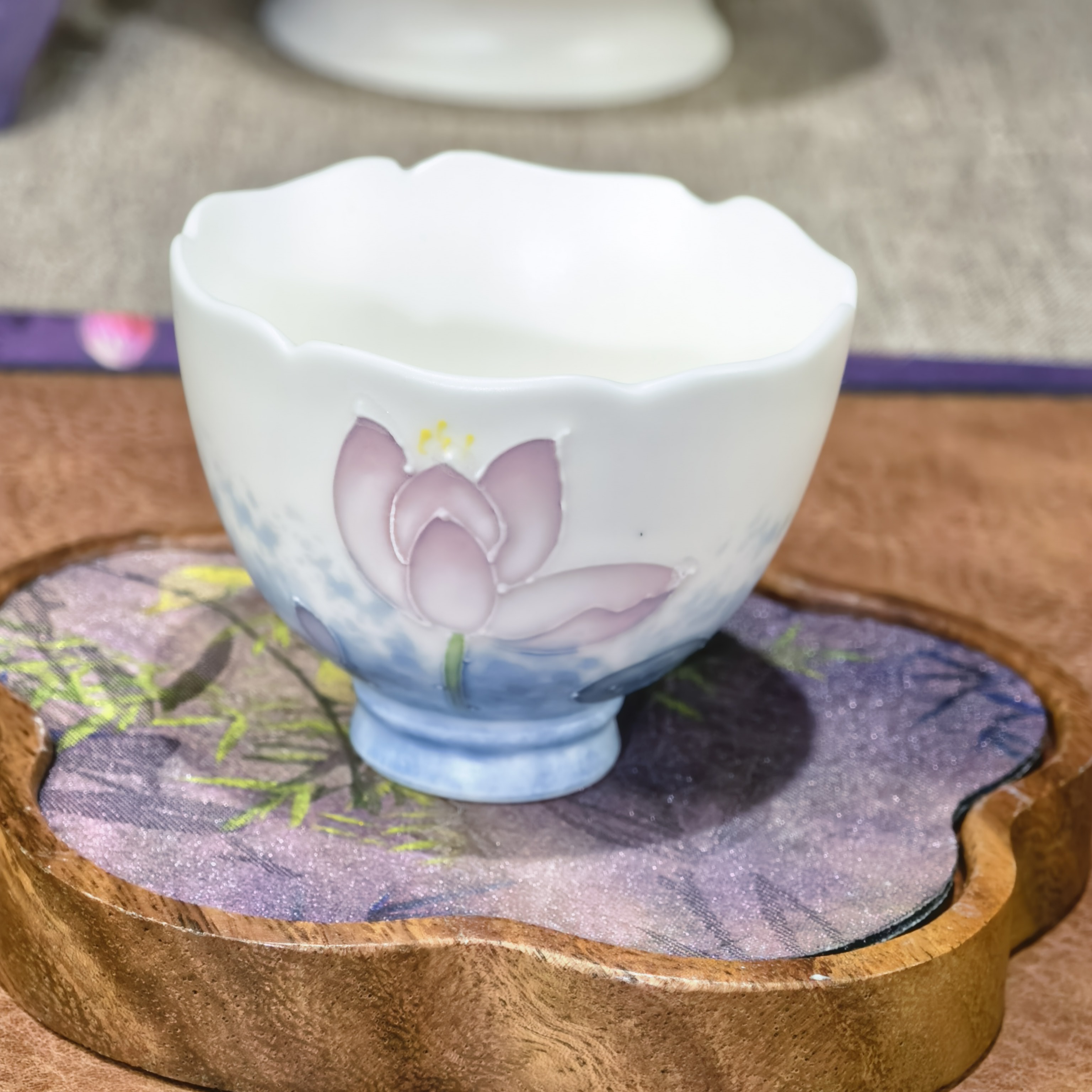 纯手绘荷花客杯B05305