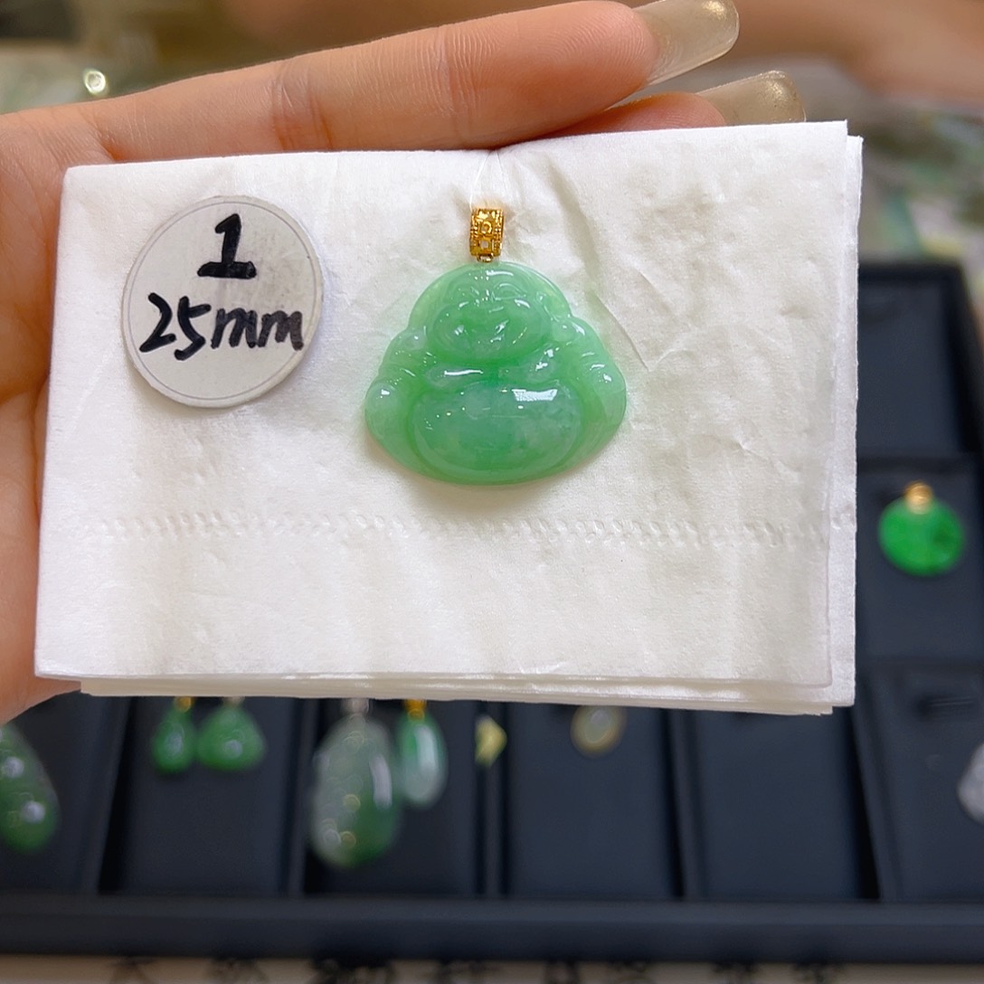 翡翠颈饰18K金镶嵌翡翠