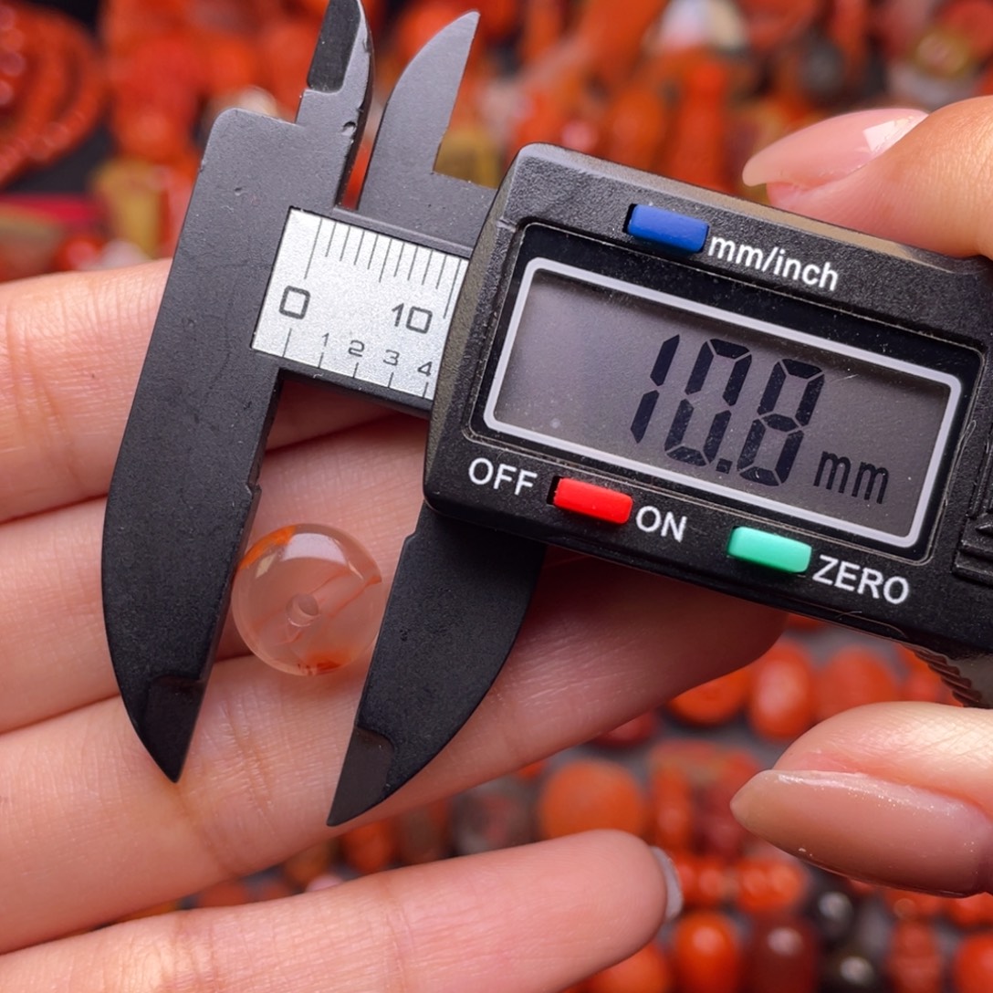 南红玛瑙配饰未镶嵌