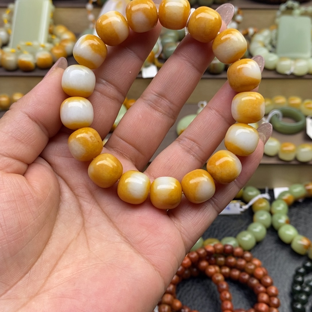 透闪石质玉未镶嵌手串